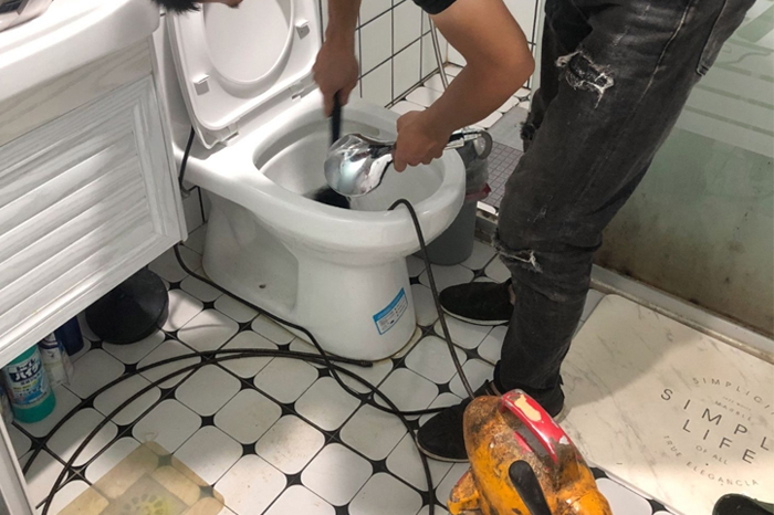 港北马桶堵塞自己疏通还是找师傅？专业上门服务让你省时更省心